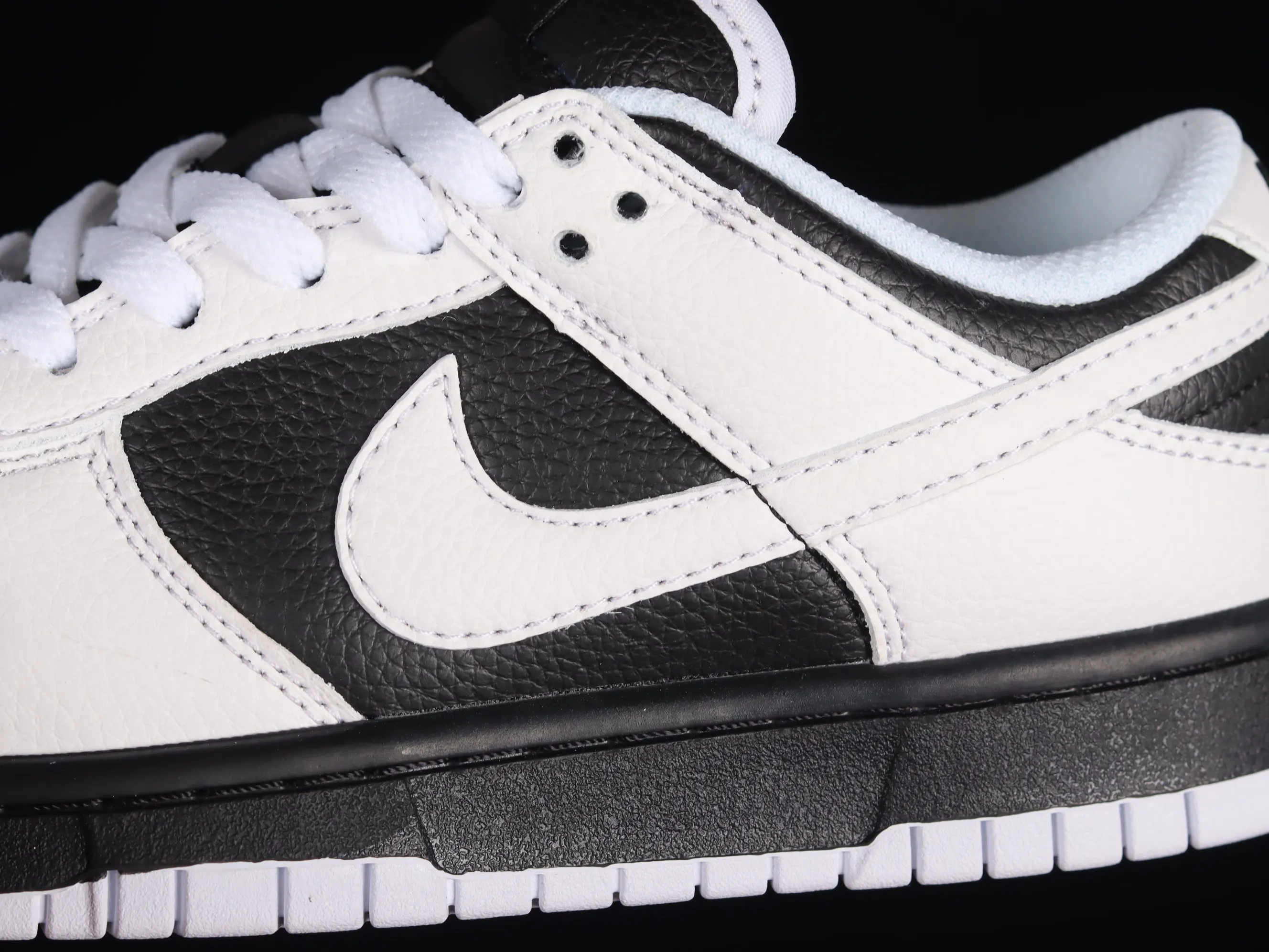 All Categories Nk SB Dunk Series Nk SB Dunk Low Low-top Sneakers F Version Nk Dunk Low "Reverse Panda" White and Black Reverse Panda SB Smashing Backboard Fashion Casual Sneakers FD9064-011